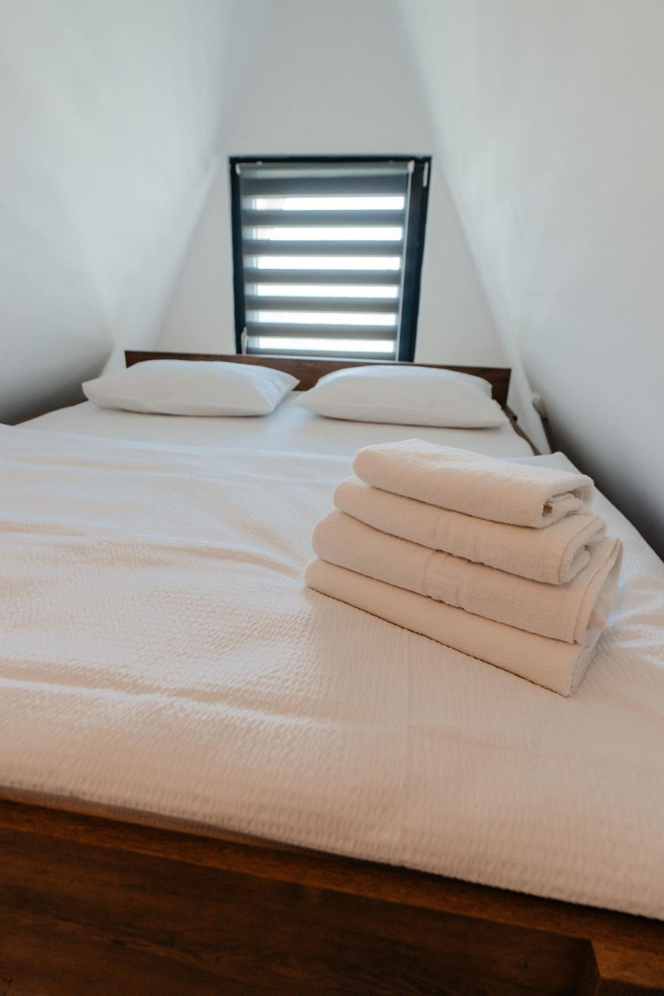Cavo Village- Cabins Rental Baile 1 Mai Rontau Eksteriør bilde