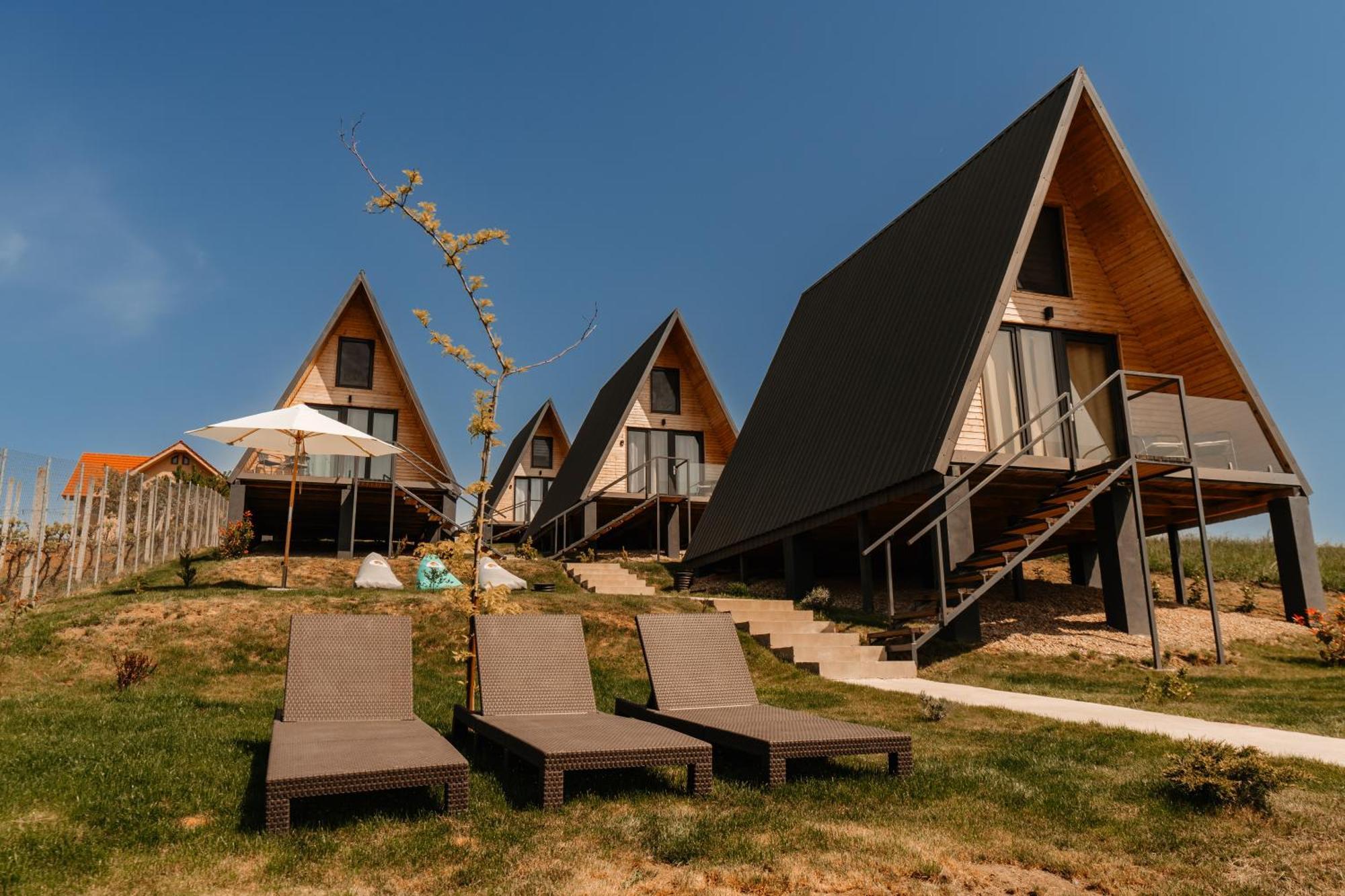 Cavo Village- Cabins Rental Baile 1 Mai Rontau Eksteriør bilde