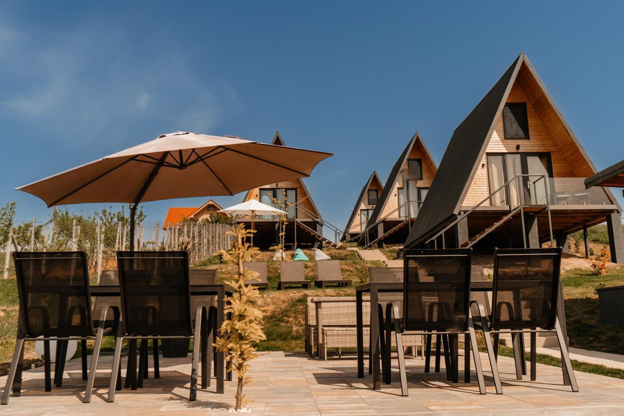 Cavo Village- Cabins Rental Baile 1 Mai Rontau Eksteriør bilde