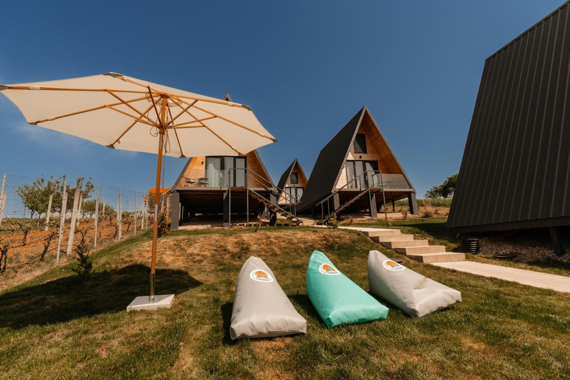 Cavo Village- Cabins Rental Baile 1 Mai Rontau Eksteriør bilde